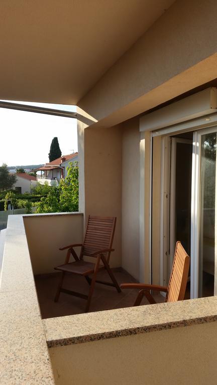 Apartment Emi Sukošan Esterno foto