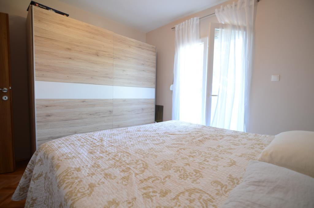 Apartment Emi Sukošan Esterno foto