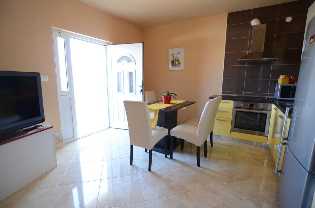 Apartment Emi Sukošan Esterno foto